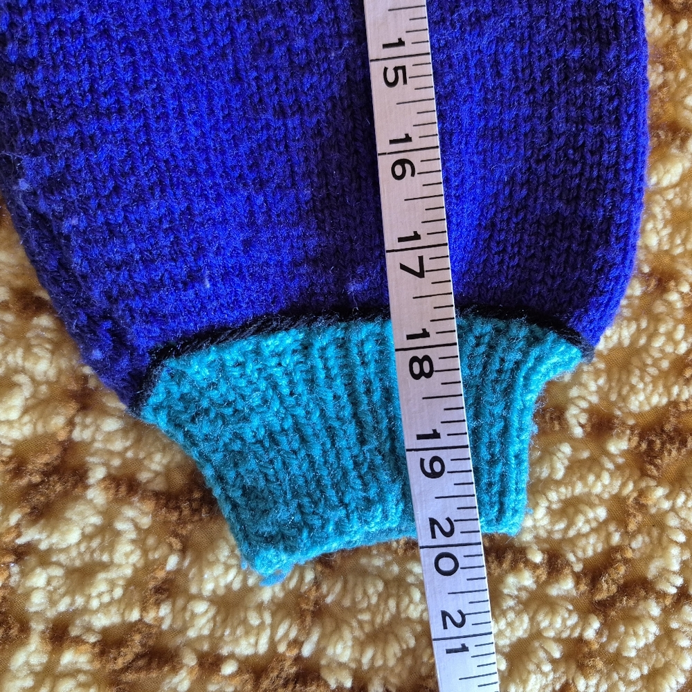 Handmade Abstract Sweater - Picture 4 of 4